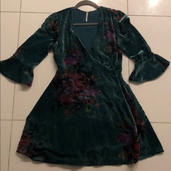 Dress - Picture 2 of 6